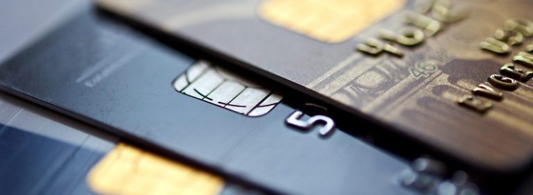 3 different creditcards shows 3 different creditcards as an option and part ot privat credits